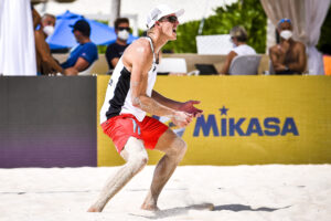 Tri Bourne-beach volleyball